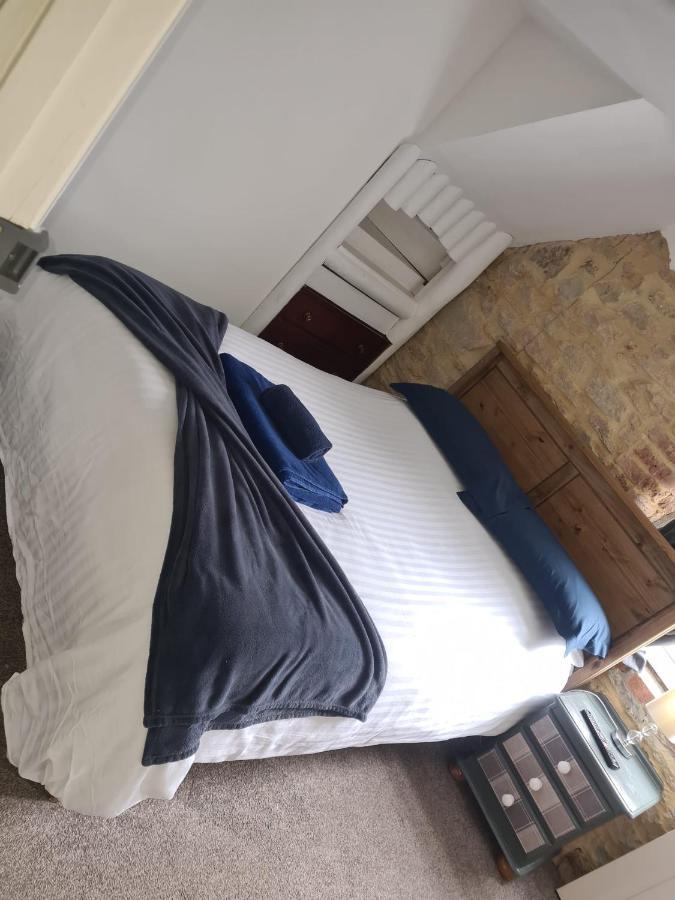 Crosskeys Inn Guest Rooms In Wye Valley Goodrich Bagian luar foto