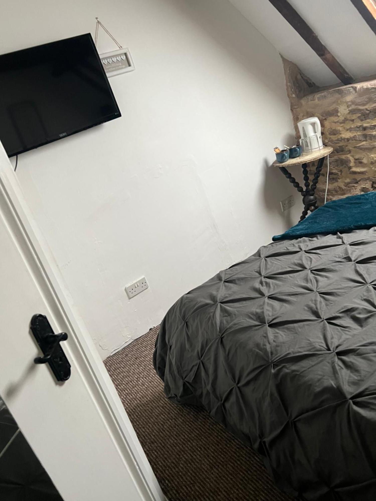 Crosskeys Inn Guest Rooms In Wye Valley Goodrich Bagian luar foto