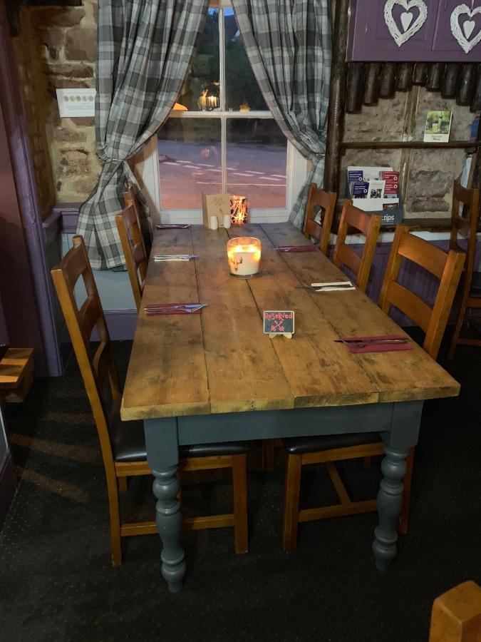 Crosskeys Inn Guest Rooms In Wye Valley Goodrich Bagian luar foto